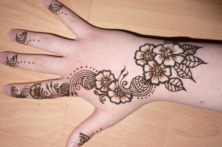 Top 25 Best Simple Mehndi Designs That You Can Try By Yourself