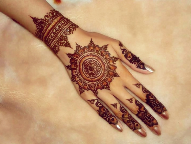 Top 35 Fabulous Bridal Mehndi Designs Folder