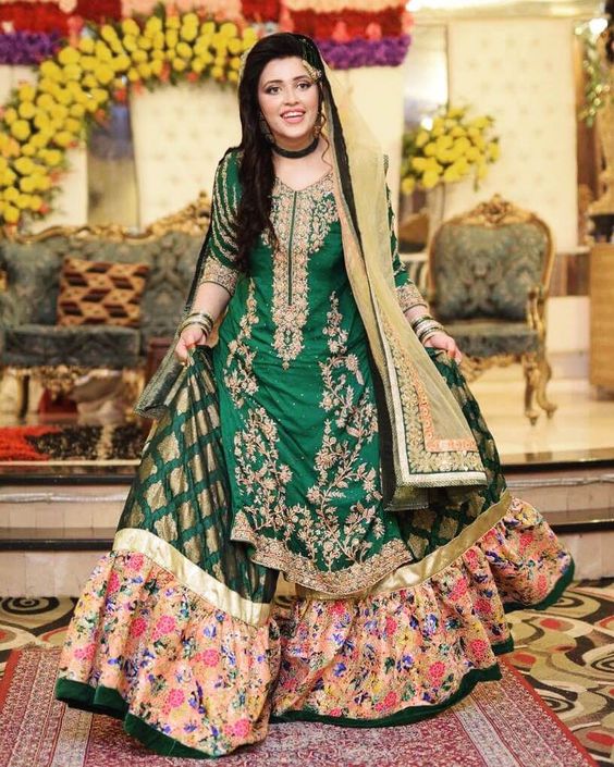 25 Best Mehndi Dresses For Pakistani Brides 2017 2018 Folder 8449