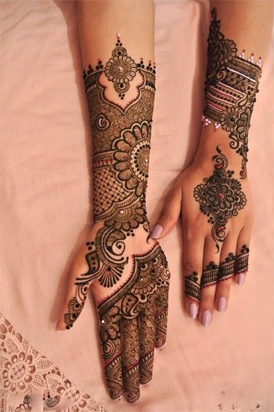 Classy Mehndi Design