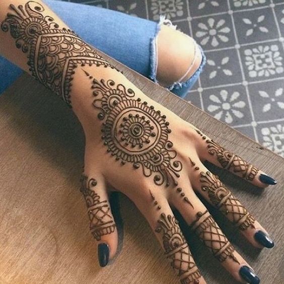 30 New and Gorgeous Mehndi Designs For 2019 To Try Out - Folder