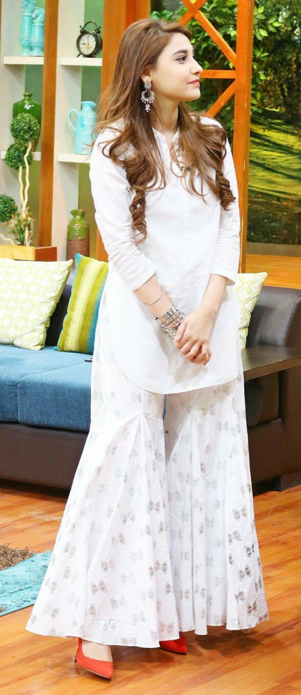 pakistani casual dresses in white colour