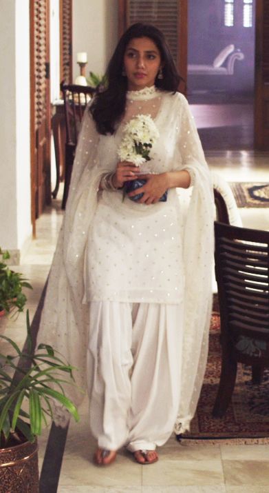 simple white dress pakistani