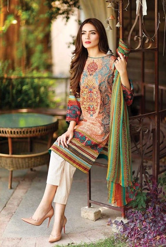 simple and stylish dresses pakistani