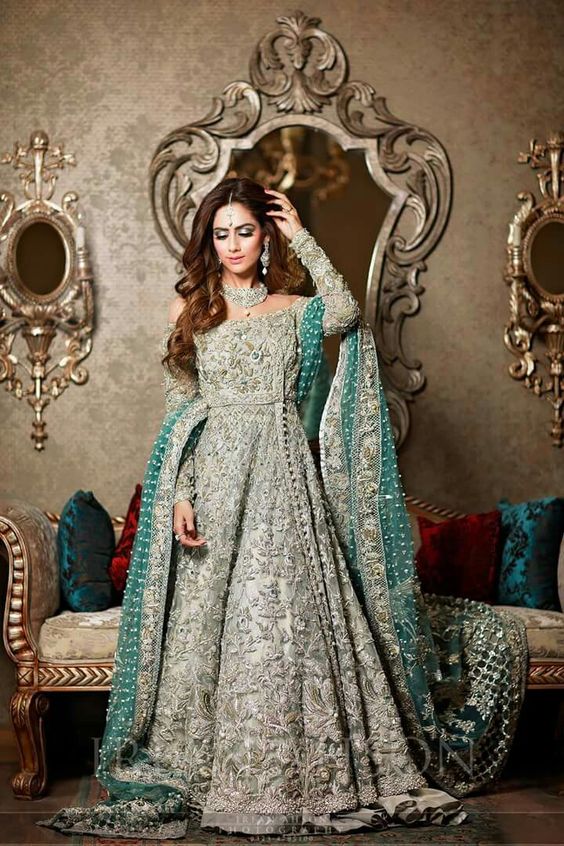 30 Stunning Pakistani Bridal Walima Dresses for Your Inspiration - Folder