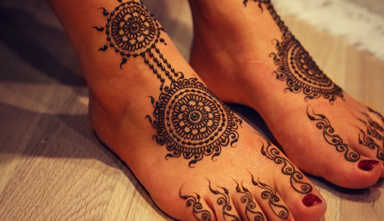 Intricate Stylish Mehndi Design Folder 