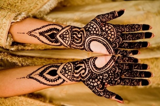 30 Lovely Heart Shaped Mehndi Designs 2018 Folder