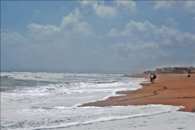 karachi beach travel