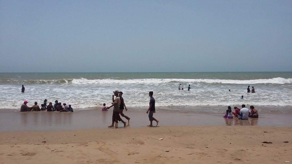 karachi beach travel