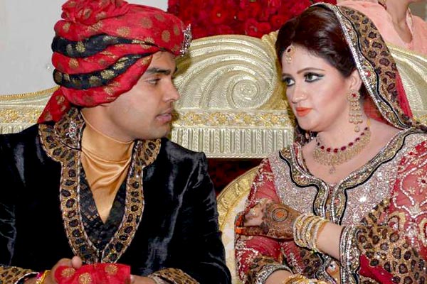 Top 20 Pakistani Cricketers With Their Lovely Wives - Folder