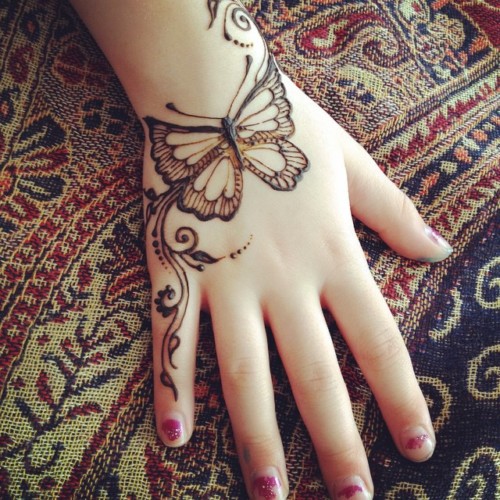 20 Stunning Butterfly Mehndi Designs 2018 - Folder