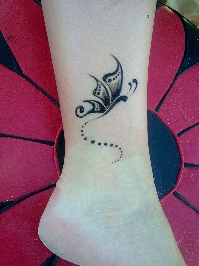 20 Stunning Butterfly Mehndi Designs 2018 - Folder