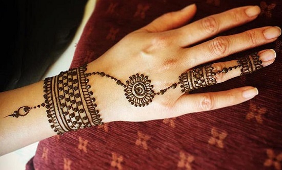 Easy and Quick Bracelets Mehndi Designs😍🙌 #mehndi | Creative HeArt -  YouTube