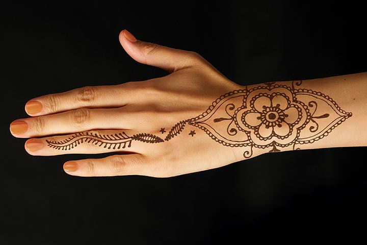 Simple and Best Bangle Mehndi Designs for Hands - Girlicious Beauty