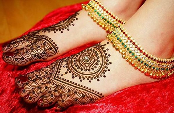 20 Best Foot Mehndi Design For Brides Folder