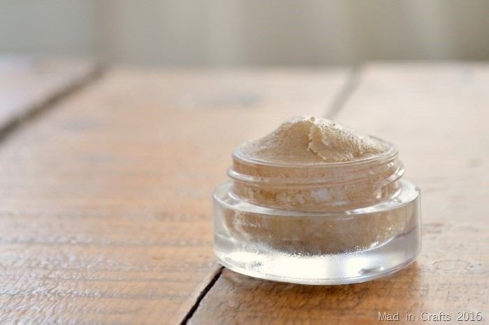 Sugar And Coconut Oil Lip Scrub - Folder