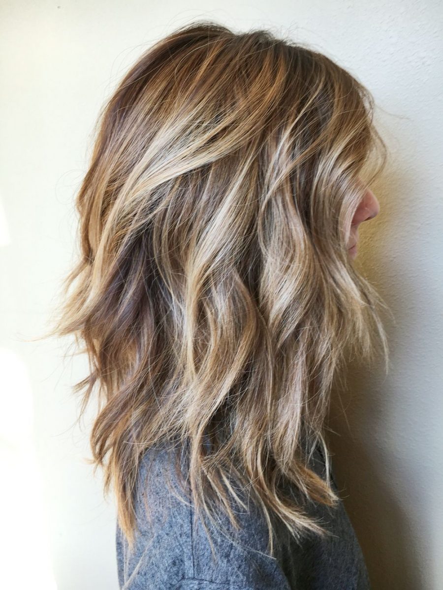 Medium Messy Layered Hairstyle - Folder